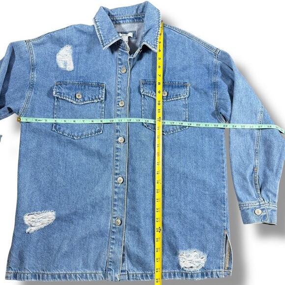 Forever 21 Women’s Medium Blue Denim Button Up Shirt Long Sleeve Distressed Y2K - Picture 6 of 7